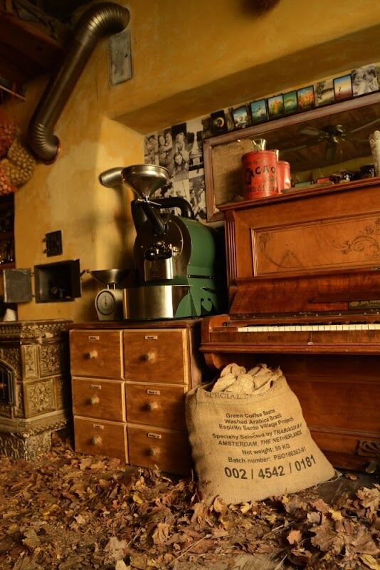 Rustikální zákoutí s pianem